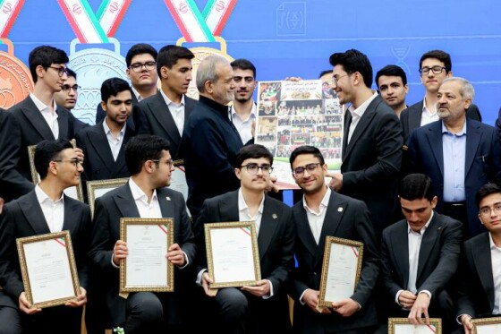 تجلیل از مدالآوران المپیادهای علمی جهان