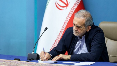 پزشکیان قهرمانی تیم ملی کشتی فرنگی را تبریک گفت