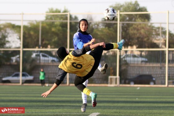 دیدار تیم‌های فوتبال دختران سپاهان- آوا