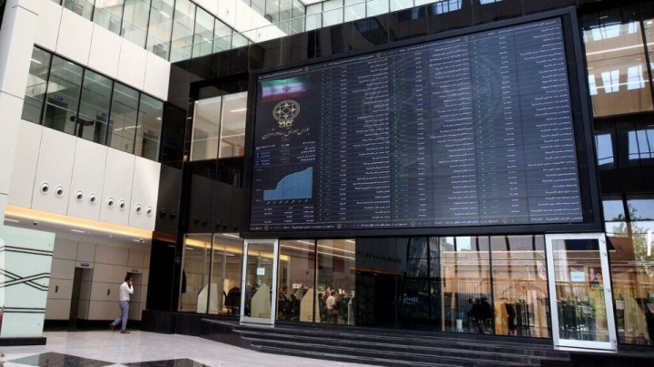 بورس ۵۰ هزار واحد عقب نشینی کرد