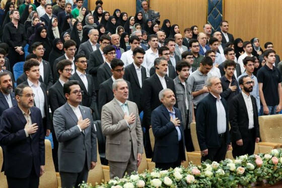 تجلیل از مدالآوران المپیادهای علمی جهان