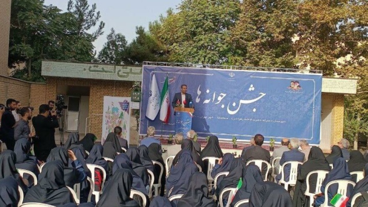 زنگ آغاز تحصیلی متوسطه اول به صدا درآمد/ تحصیل ۹۴ هزار دانش‌آموز تهرانی در پایه هفتم