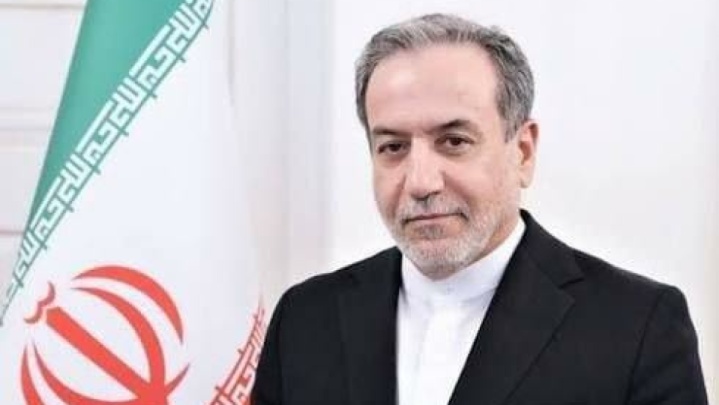 عراقچی: تیم ملی کشتی ایران با همت بی‌وقفه، تاریخ‌سازی کردند