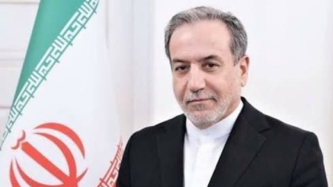 عراقچی: تیم ملی کشتی ایران با همت بیوقفه، تاریخسازی کردند