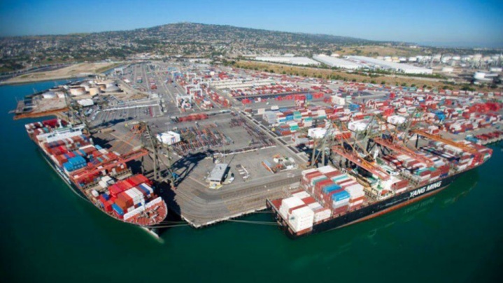 بنادر ایران در سخت‌ترین شرایط هم تعطیل نشد/ظرفیت‌سازی تجاری دریایی و بندری مبتنی بر سیاست‌های توسعه دریامحور