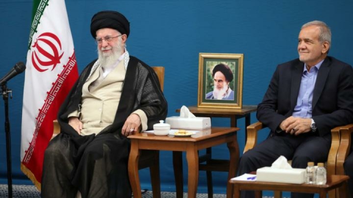 دیدار رئیس‌جمهور با رهبر انقلاب