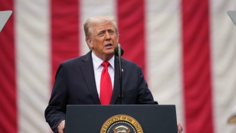 باید دین را به آمریکا بازگردانیم