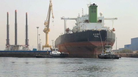 صادرات نفت ایران بدون وقفه ادامه دارد