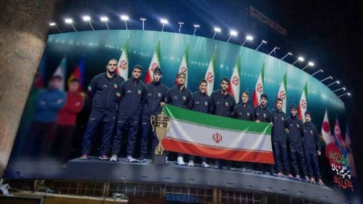 ۱۰ قهرمانی در ۱۰۰ روز