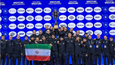 مشتاقی: سر تعظیم مقابل ملیپوشان کشتی فرود میآورم