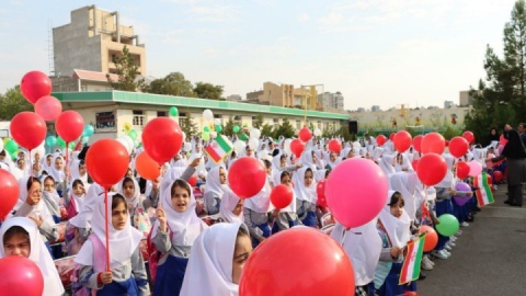 پوشش ترافیکی ۴۰ هزار مدرسه و مرکز آموزشی در کشور/ توقف چند ردیفه مقابل مدارس خط قرمز پلیس