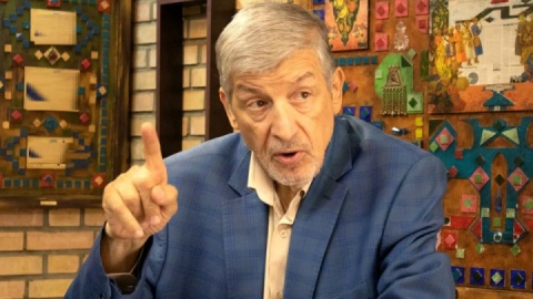 مقاومت و مظلومیت ملت ایران برجسته شود