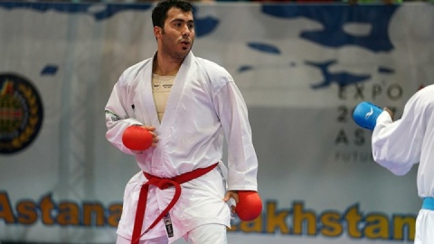 گنج‌زاده همچنان در انتظار