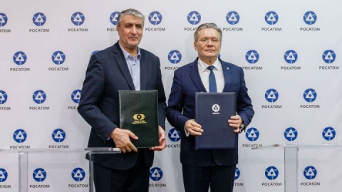 ایران و روسیه تفاهمنامه ساخت نیروگاههای هستهای کوچک امضا کردند