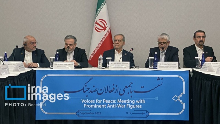 دیدار و گفت‌وگوی نمایندگان جنبش‌های ضد جنگ در آمریکا با پزشکیان