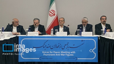 دیدار و گفت‌وگوی نمایندگان جنبش‌های ضد جنگ در آمریکا با پزشکیان