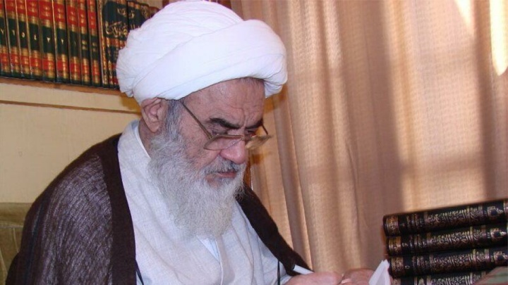 توجه علامه نائینی به مسایل سیاسی و اجتماعی مسلمانان درسی برای همگان است