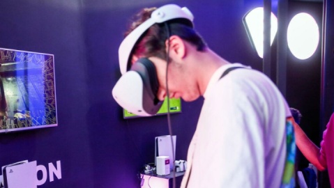 از پنل‌های هوش مصنوعی تا راهنمای چت‌بات