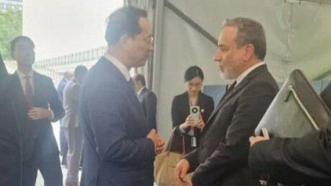 رایزنی عراقچی با وزرای خارجه ونزوئلا، اوگاندا و معاون وزیر خارجه چین