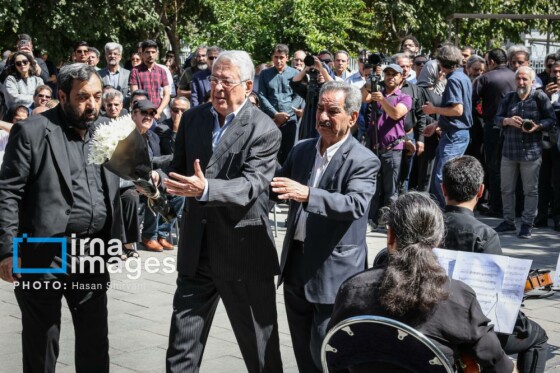 تشییع پیکر «احمد پژمان»