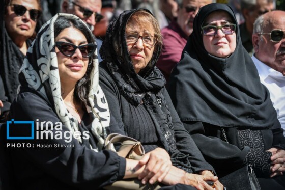 تشییع پیکر «احمد پژمان»