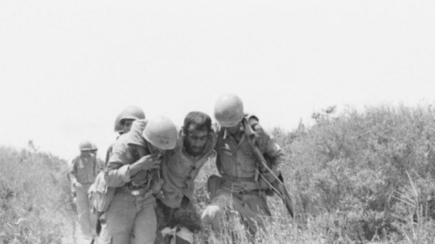 بیشترِ نویسندگان و شاعران بزرگ درباره دفاع مقدس ننوشتهاند