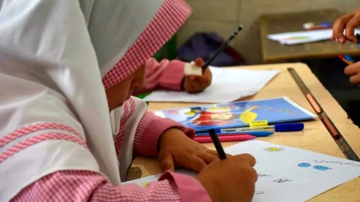 باید برنامه درسی اصلاح و معلمان توانمند شوند