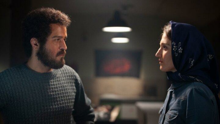 «سینما متروپل» ۲۳ دقیقه کوتاه شد؛ حذف بخش‌های «کازابلانکا» از فیلم!