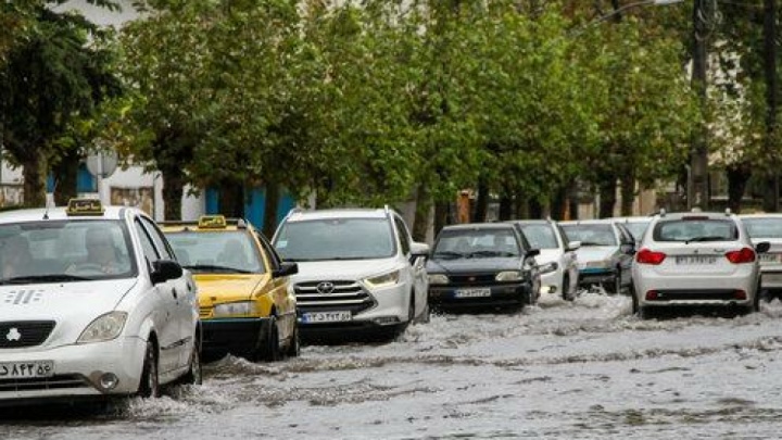 آماده‌باش نیروهای امدادی در پی شدت گرفتن بارندگی‌ در استان گیلان
