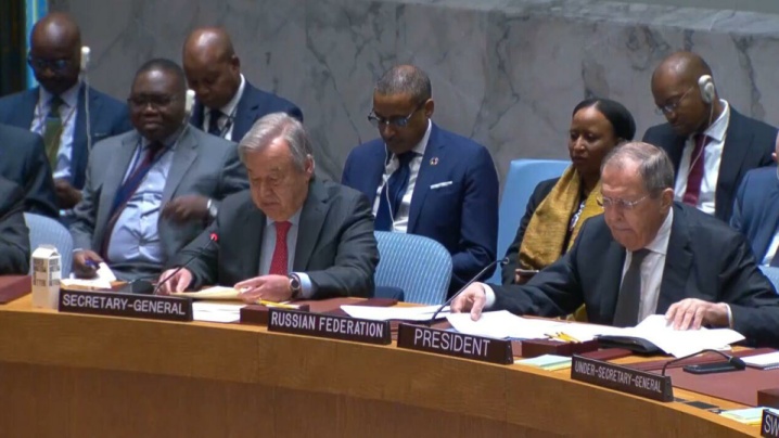 بازگشت قطعنامه‌های تحریمی علیه ایران غیرقانونی است