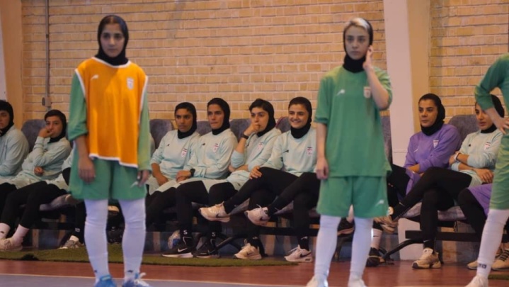 فوتبالی ها به دیدار شاگردان مظفر رفتند