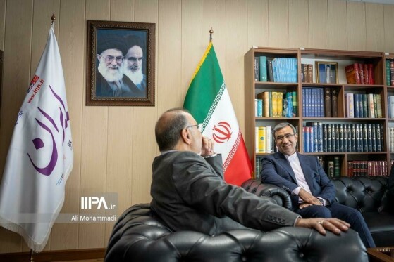 بازدید استاندار خراسان رضوی از روزنامه ایران