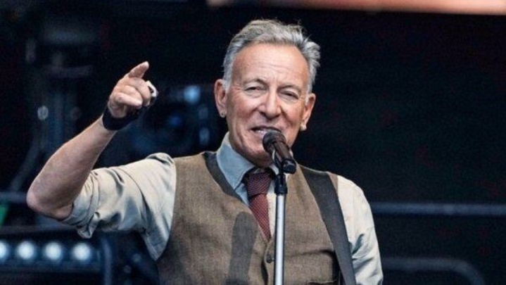 خواننده مشهور آمریکایی: جای ترامپ در زباله‌دان تاریخ است