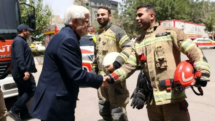 عارف: آتش‌نشانان ستون‌های استوار انسجام اجتماعی و پیروزی ملی هستند