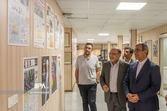 بازدید استاندار خراسان رضوی از روزنامه ایران