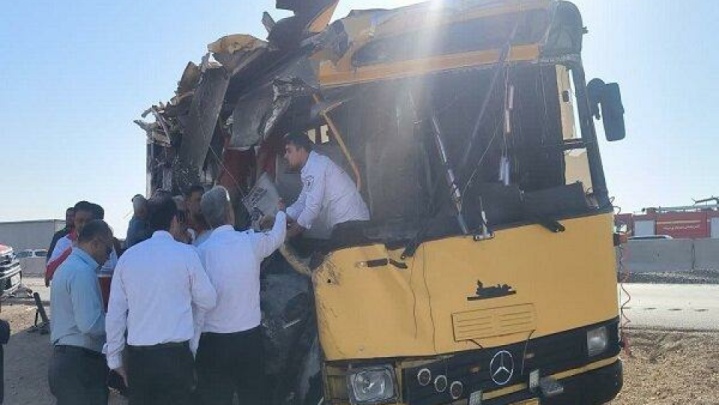 تصادف مرگبار ‌اتوبوس دانشجویان‌ با دو تریلی؛ ۲ کشته و ۱۴ مصدوم