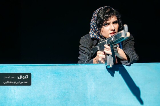 نمایش «عالیجناب ام یک»