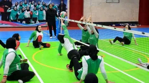 هادی رضایی در کنار ملی پوشان