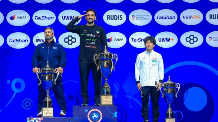 درستکار: دیدار با رئیس جمهور موجب دلگرمی کشتی‌گیران شد