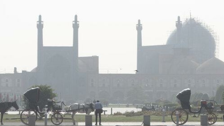 هوای اصفهان آلوده است