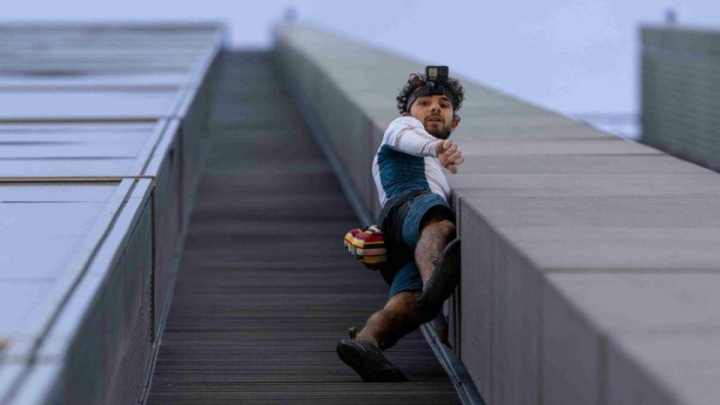 سنگ‌نورد فرانسوی متوقف شد