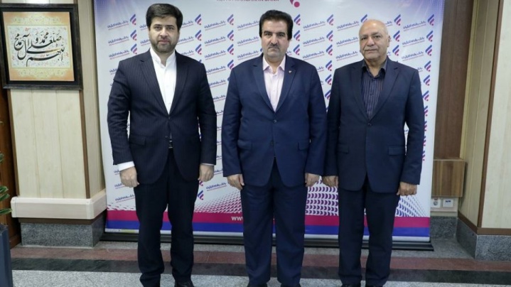 بانک رفاه کارگران از شرکت‌های بیمه حمایت می‌کند