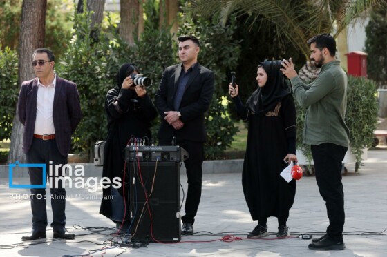 اعضای هیأت دولت در جمع خبرنگاران