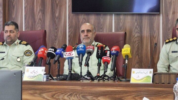 کشف بیش از ۲۱۹ میلیون واحد ارز/ ۹۹ میلیون قلم داروی قاچاق پیدا شد