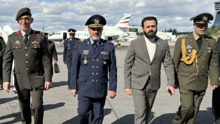 وزیر دفاع: به دنبال ارتقای روابط دفاعی ایران و ترکیه هستیم