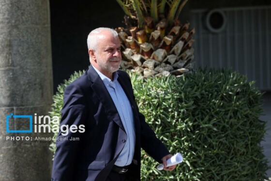 اعضای هیأت دولت در جمع خبرنگاران