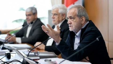 نباید به صرف یک اظهارنظر نیروهای علمی را محروم کرد