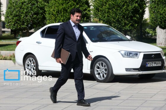 اعضای هیأت دولت در جمع خبرنگاران