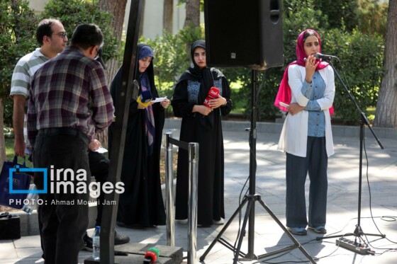 اعضای هیأت دولت در جمع خبرنگاران