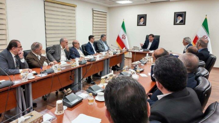 چاره‌ای جز کاهش حجم قوانین و بروکراسی‌های دست‌وپاگیر نداریم